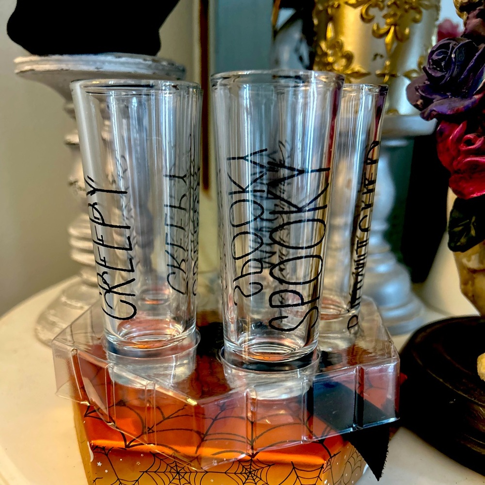 Halloween shot glass set new